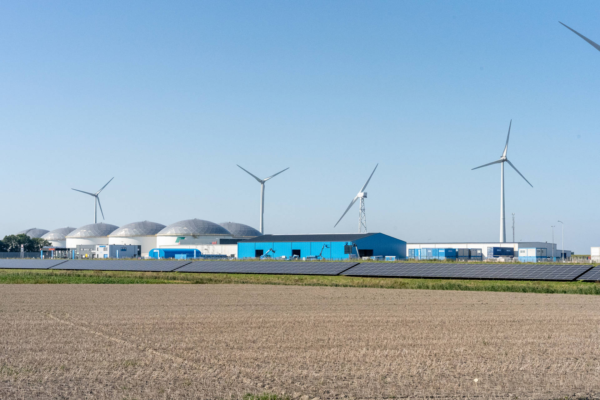 zonnepanelen en windmolens in Nederland